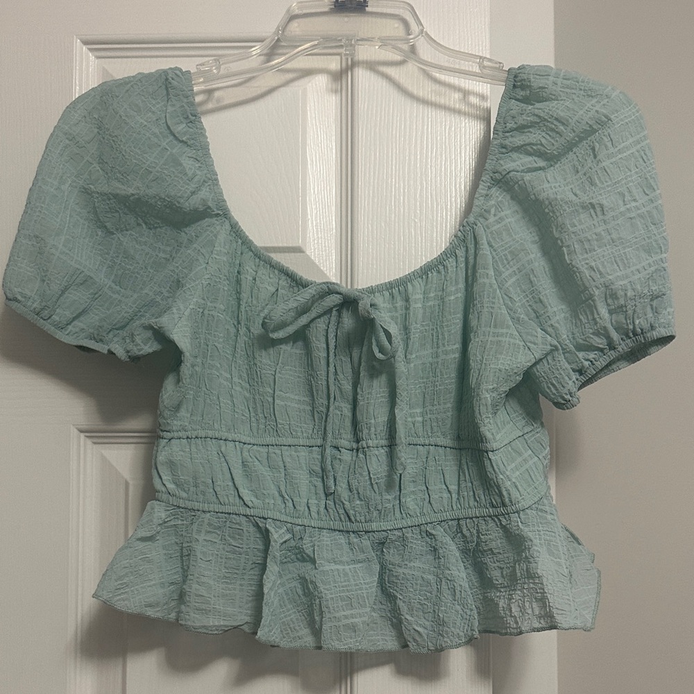 Simplee Apparel Puff Sleeve Blouse in Soft Green